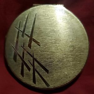 Goldtone Vintage Stratton Compact